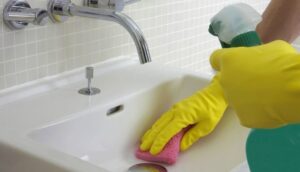 Bathroom cleaning by Sahara